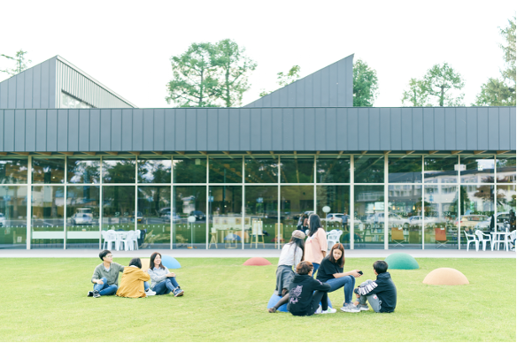 東川町 School for Life Compath 校舎の外景